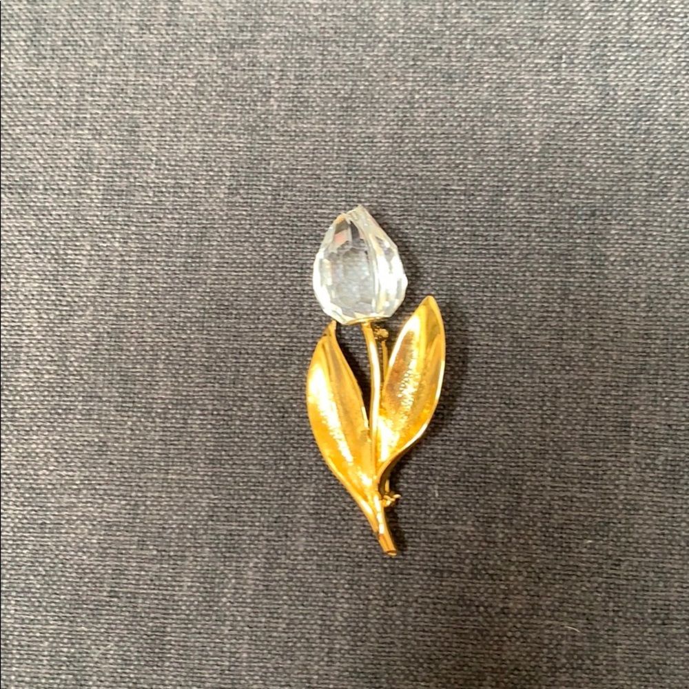 Swarovski classic crystal rose 3” goldtone clasp